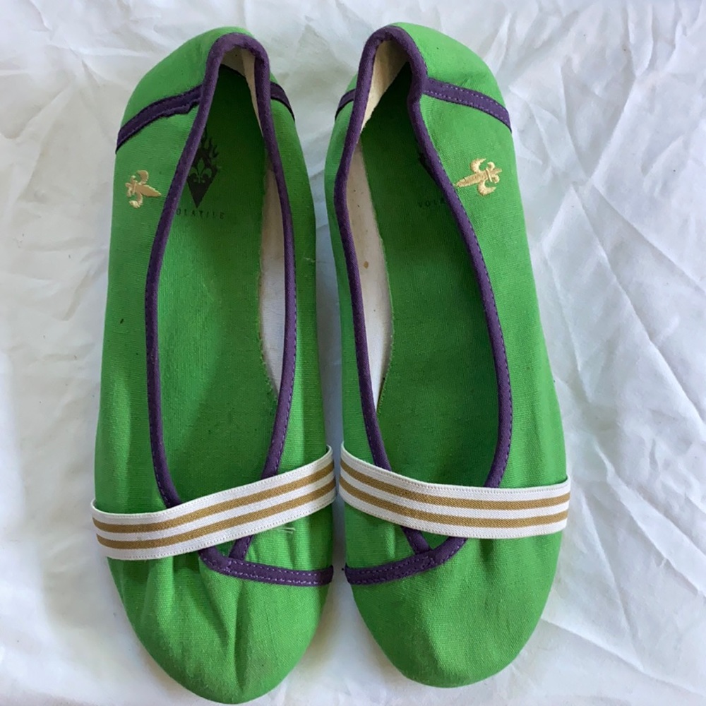 Volatile Mardi Gras flats